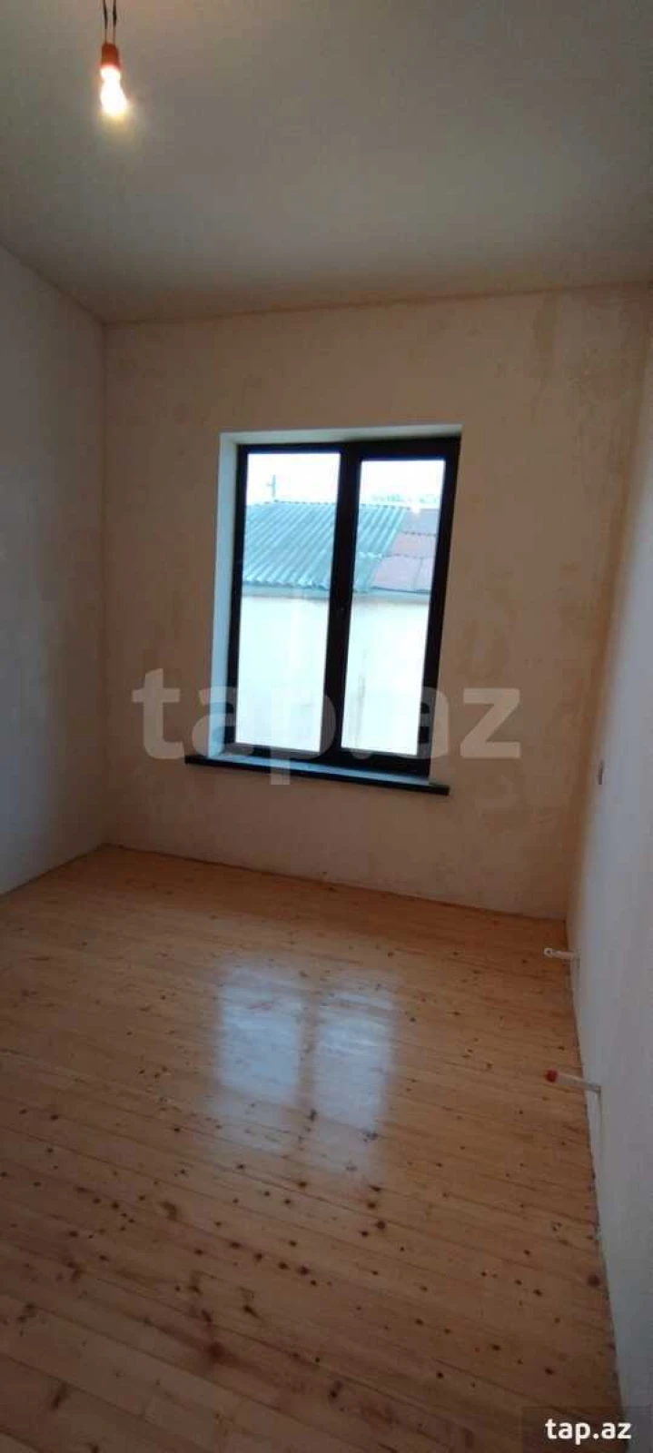 Satılır 4 otaqlı həyət evi 140 m²