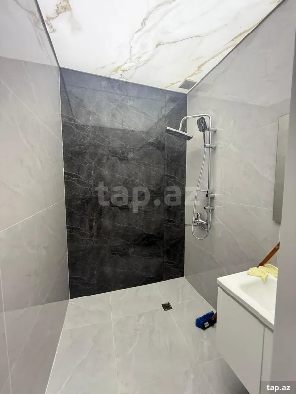 Satılır 2 otaqlı mənzil 58 m²