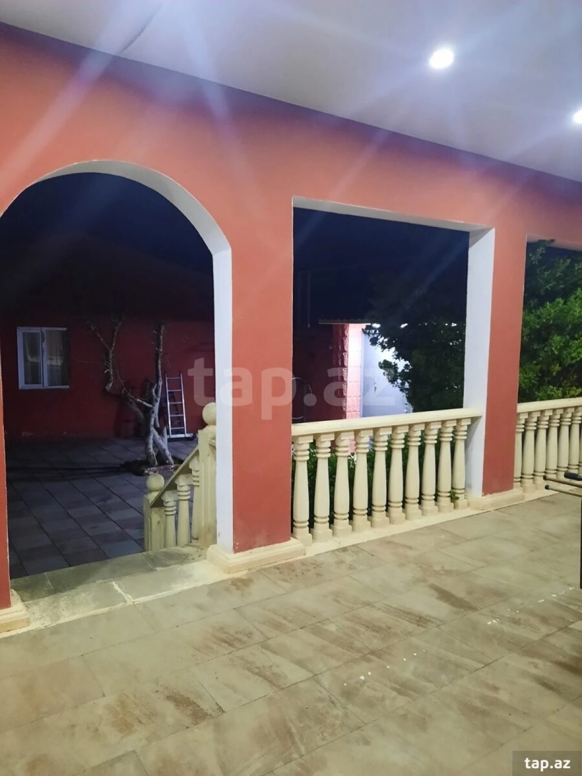 Satılır 7 otaqlı həyət evi 250 m²