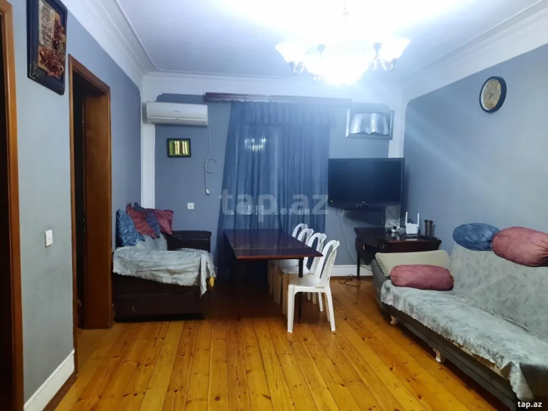Satılır 7 otaqlı həyət evi 250 m²
