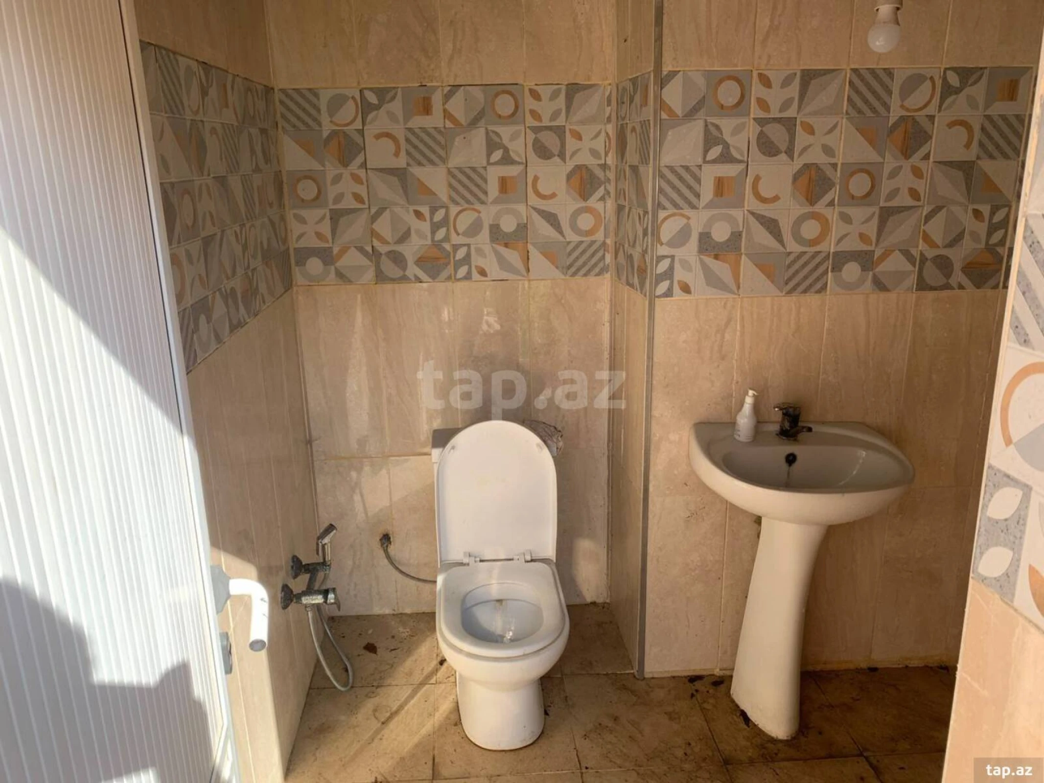 Satılır 7 otaqlı həyət evi 250 m²