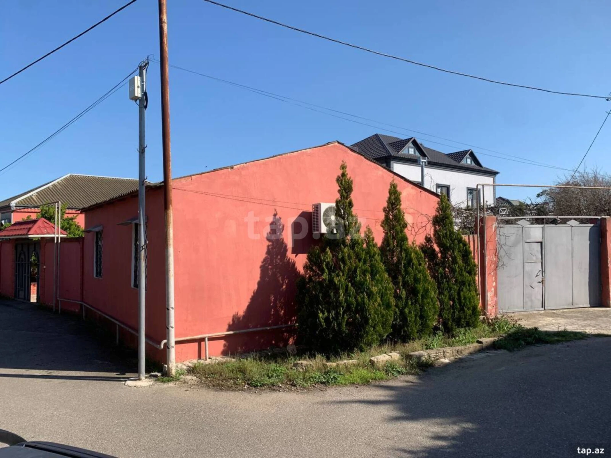 Satılır 7 otaqlı həyət evi 250 m²