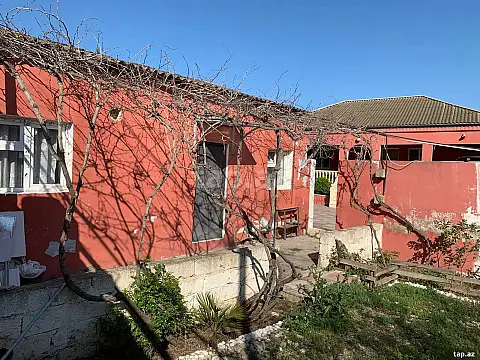 Satılır 7 otaqlı həyət evi 250 m²