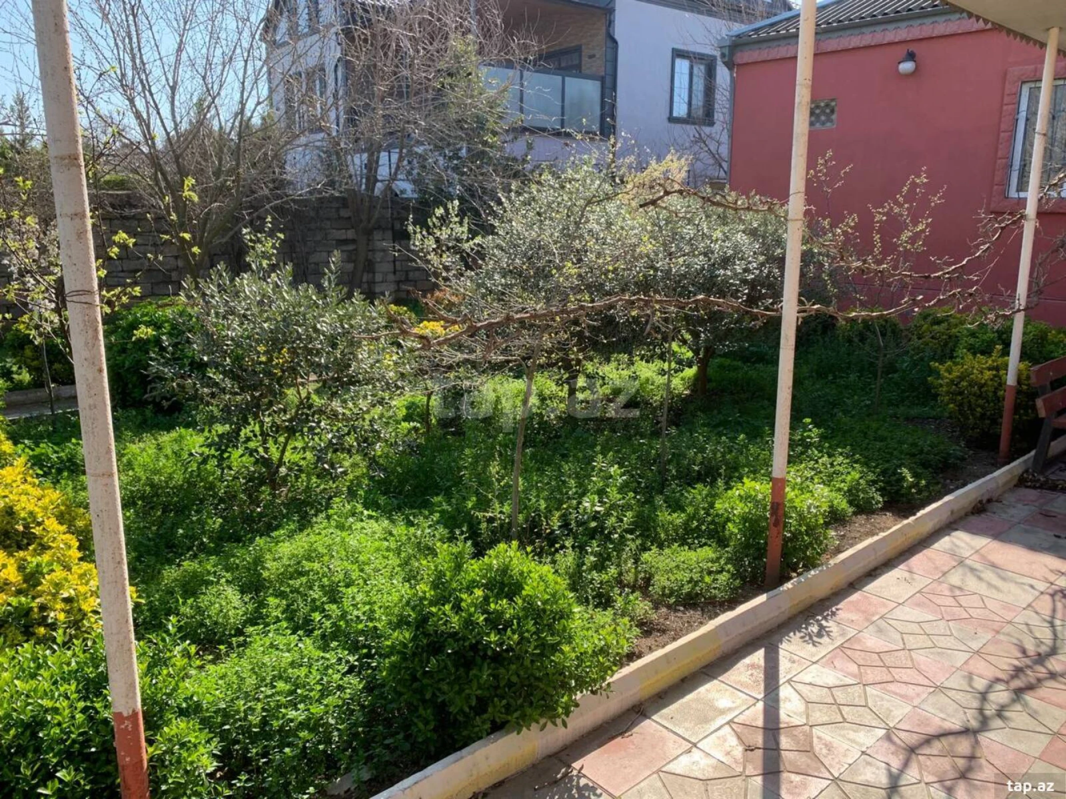 Satılır 7 otaqlı həyət evi 250 m²