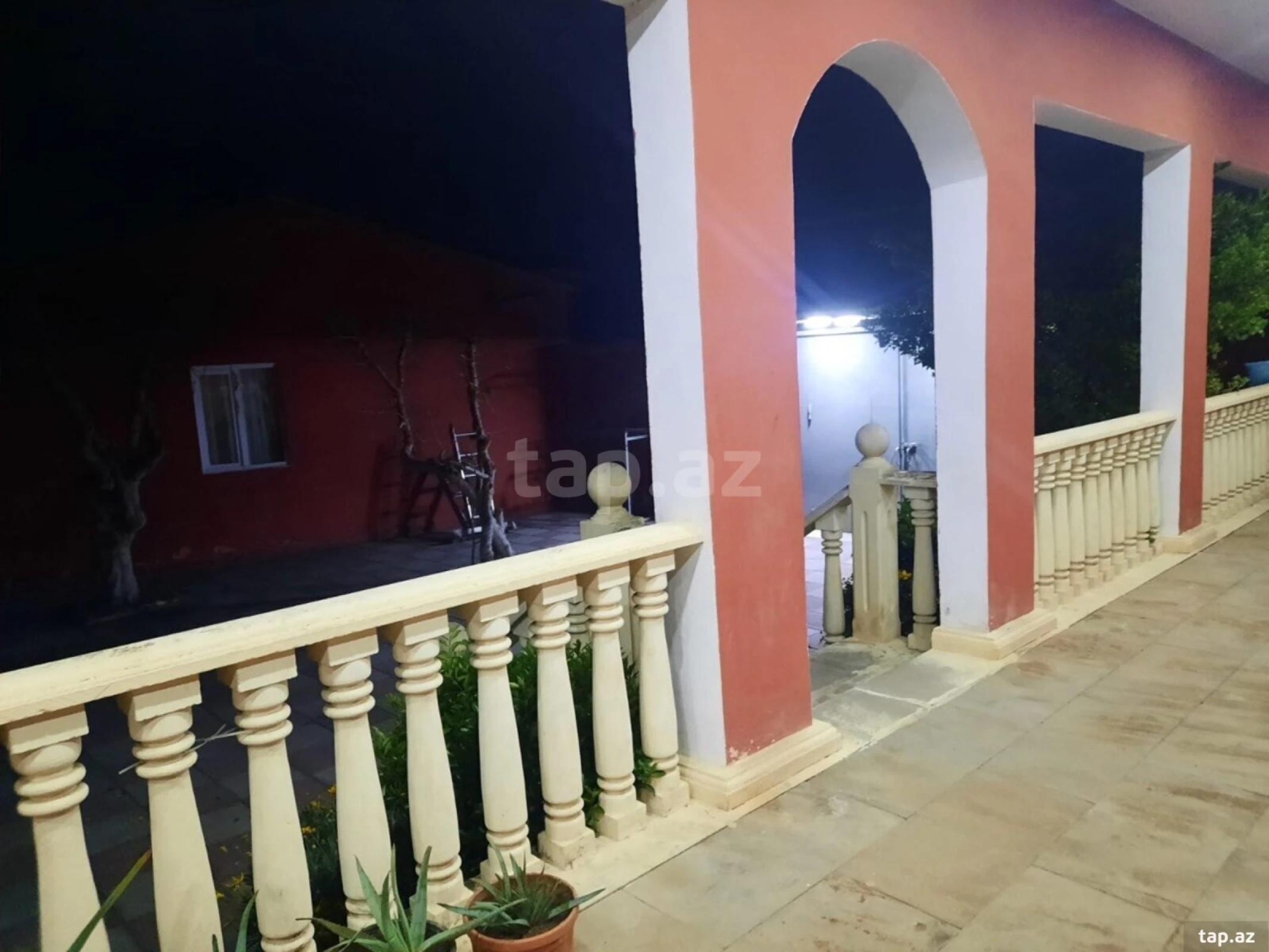 Satılır 7 otaqlı həyət evi 250 m²