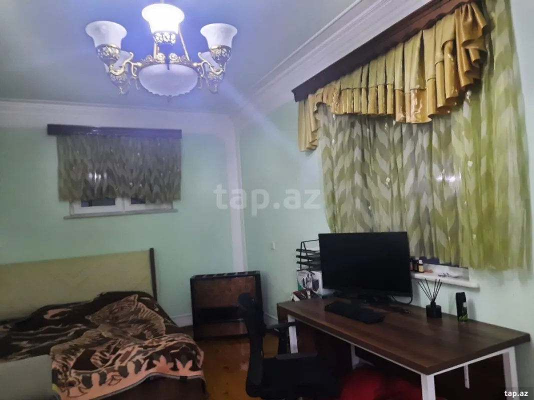 Satılır 7 otaqlı həyət evi 250 m²