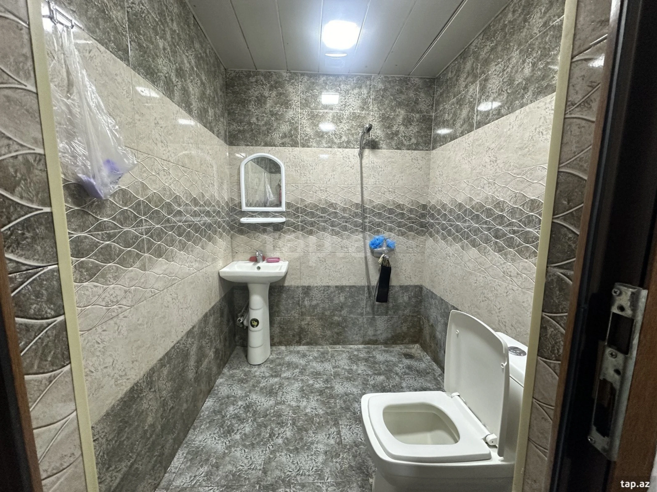 Kirayə verilir 2 otaqlı mənzil 60 m²