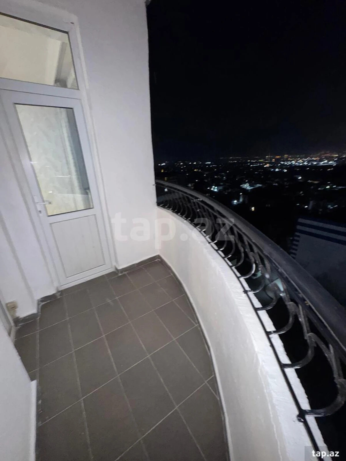 Satılır 3 otaqlı yeni tikili 102 m²