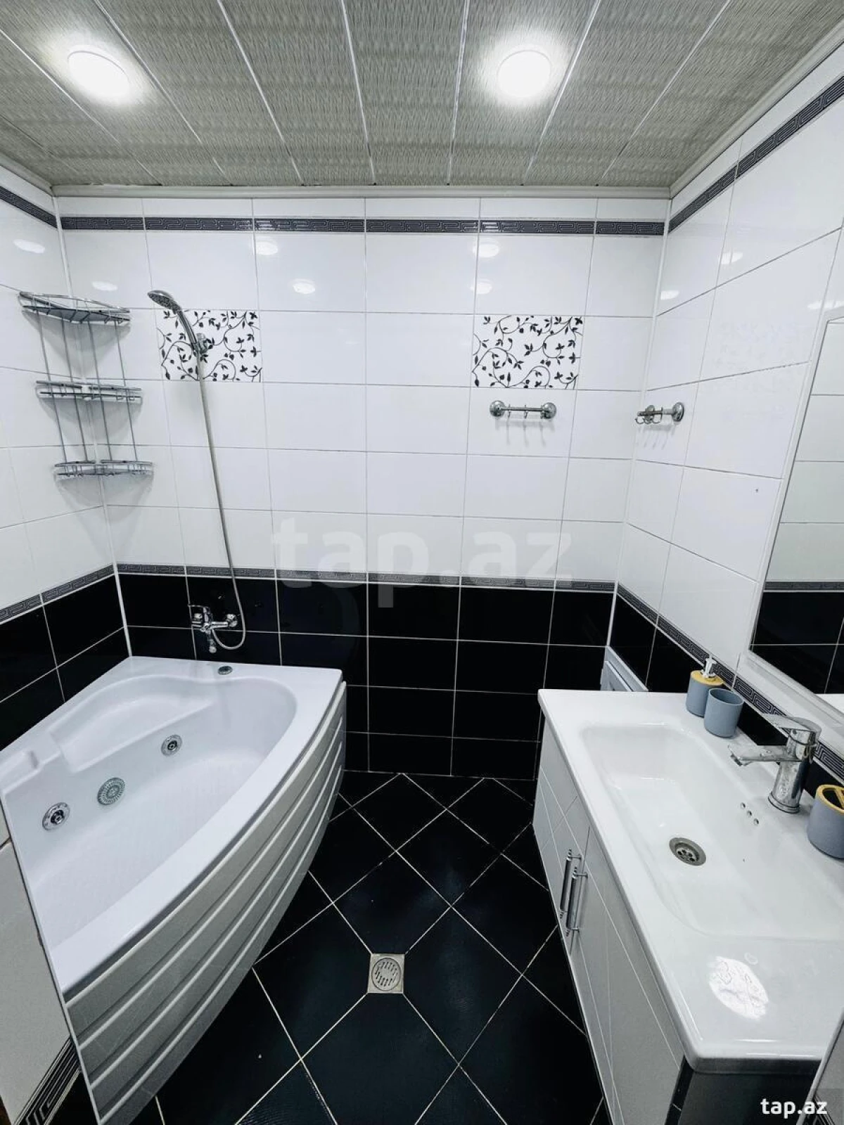 Satılır 3 otaqlı yeni tikili 102 m²