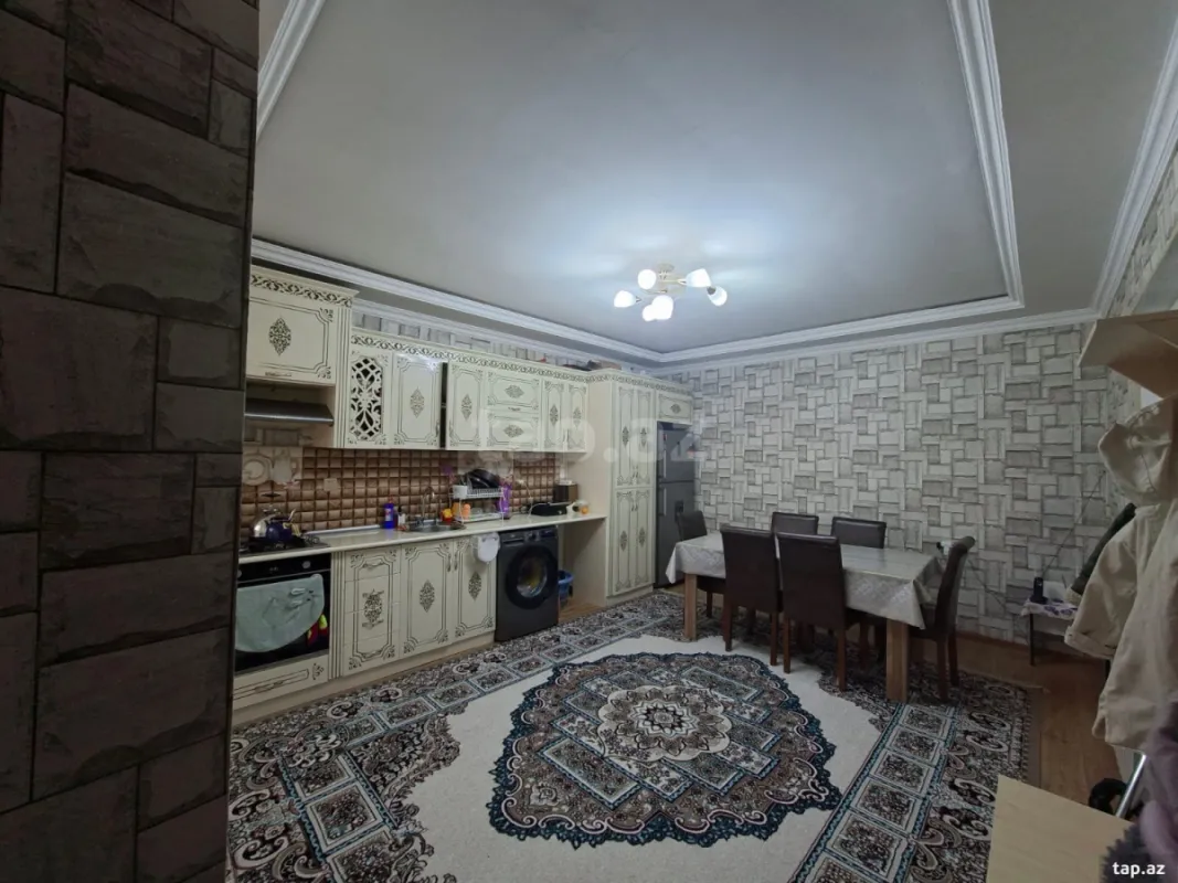 Satılır 4 otaqlı həyət evi 180 m²