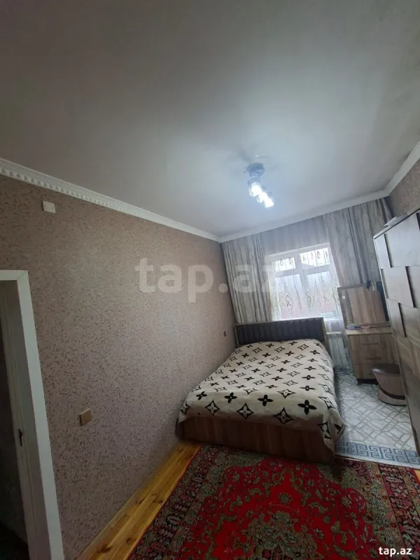 Satılır 4 otaqlı həyət evi 180 m²