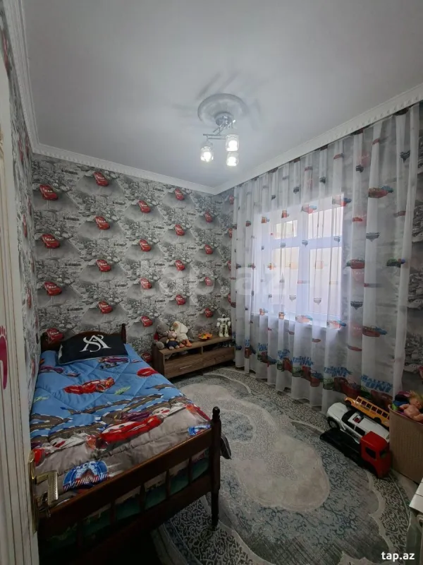 Satılır 4 otaqlı həyət evi 180 m²