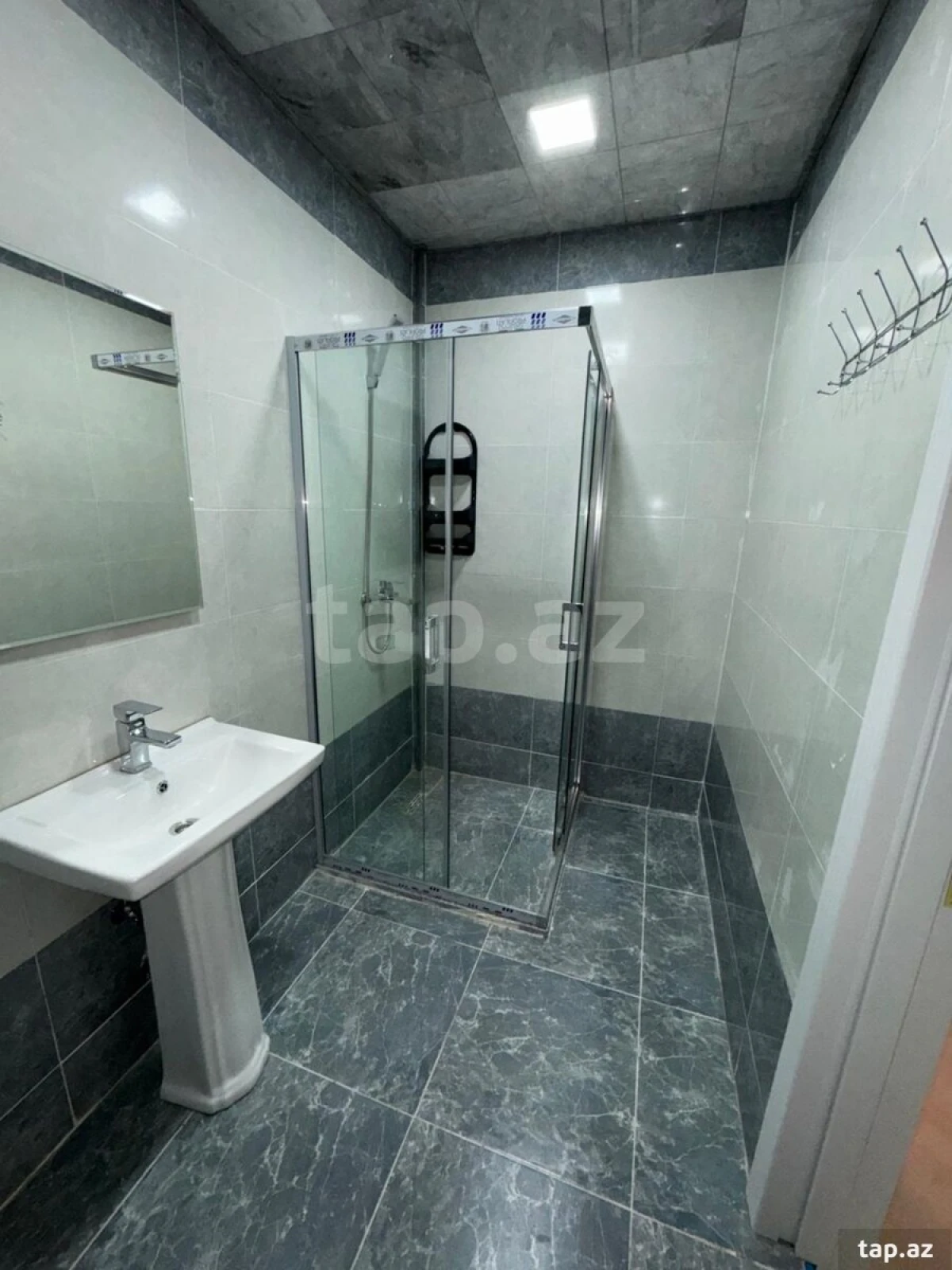 Kirayə verilir 2 otaqlı yeni tikili 70 m²