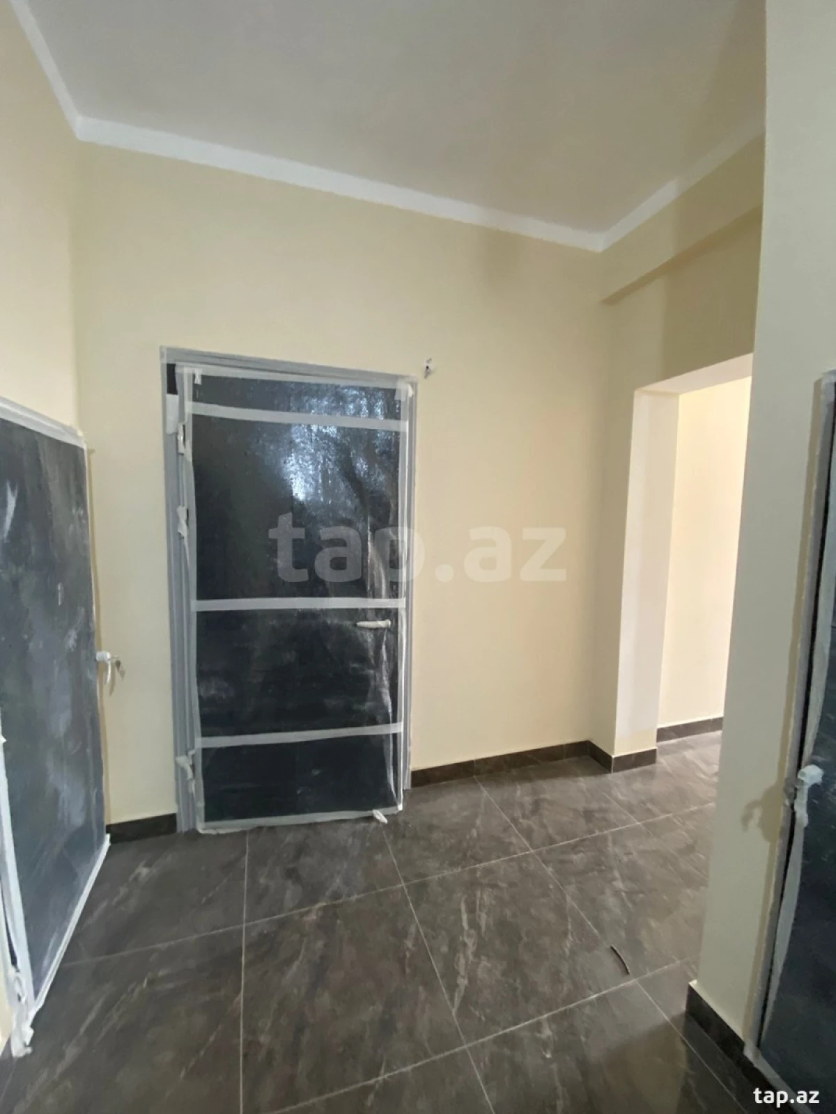 Satılır 3 otaqlı yeni tikili 115 m²
