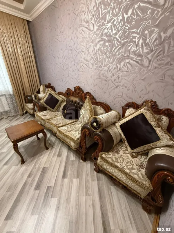 Satılır 5 otaqlı həyət evi 200 m²