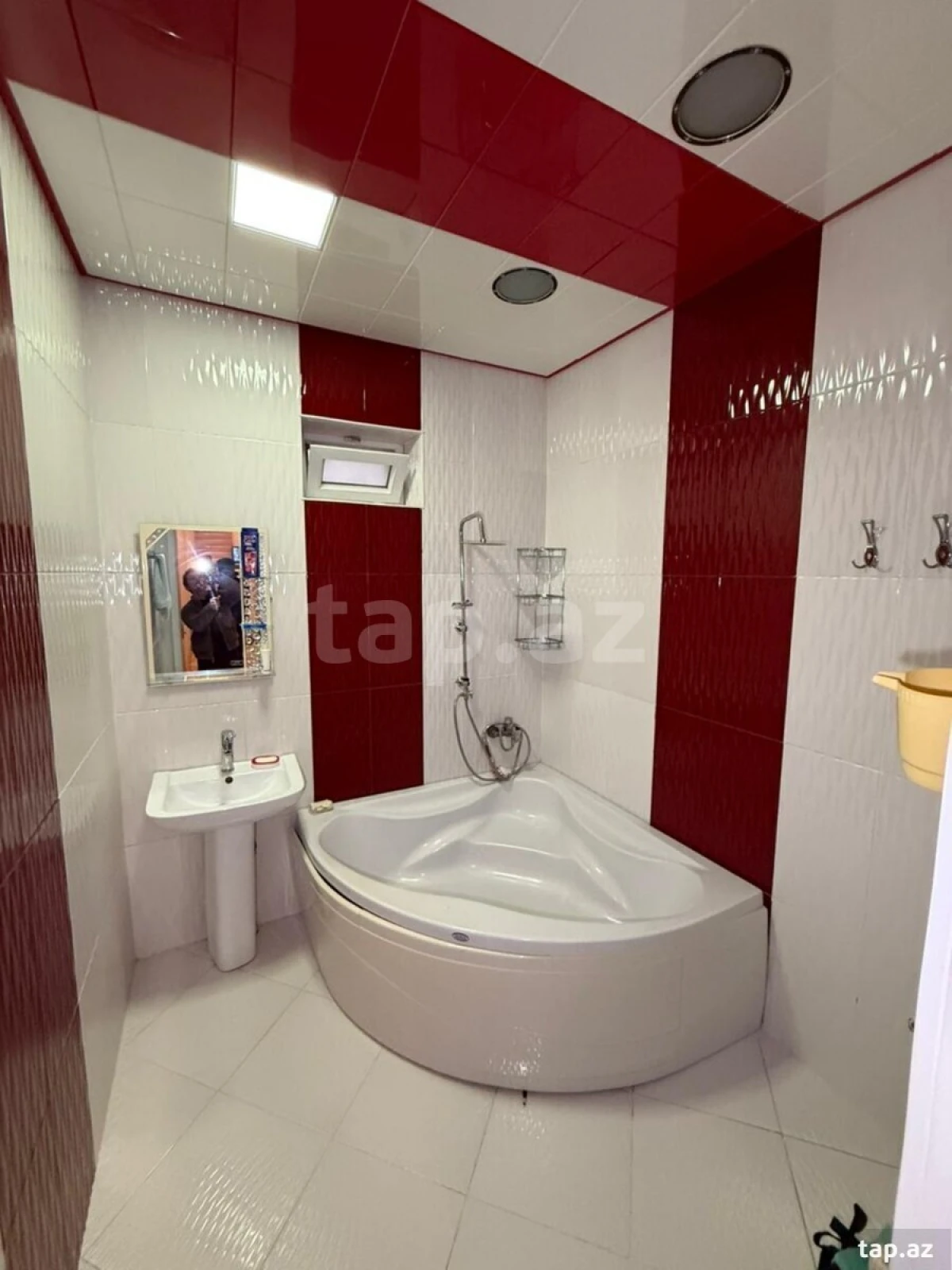 Satılır 5 otaqlı həyət evi 200 m²