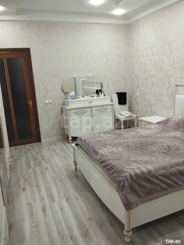 Satılır 2 otaqlı yeni tikili 94 m²