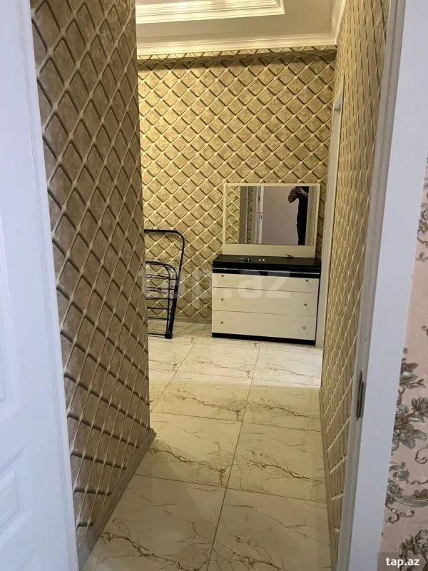 Kirayə verilir 2 otaqlı yeni tikili 66 m²