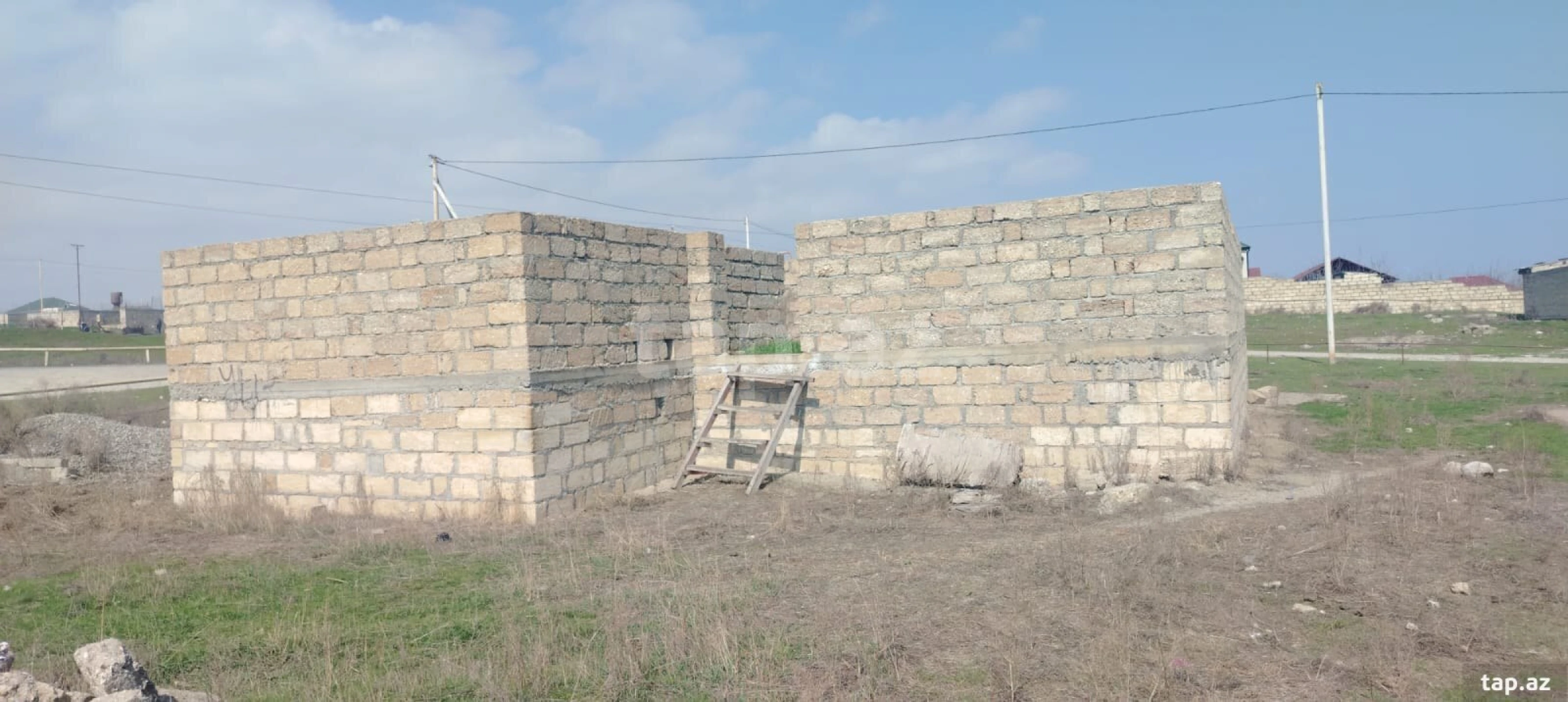 Satılır 5 otaqlı həyət evi 400 m²