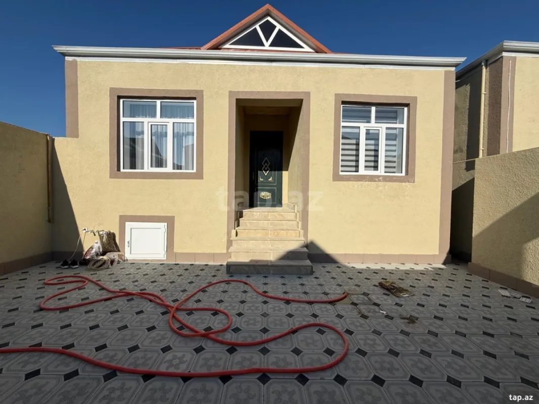 Satılır 3 otaqlı həyət evi 100 m²
