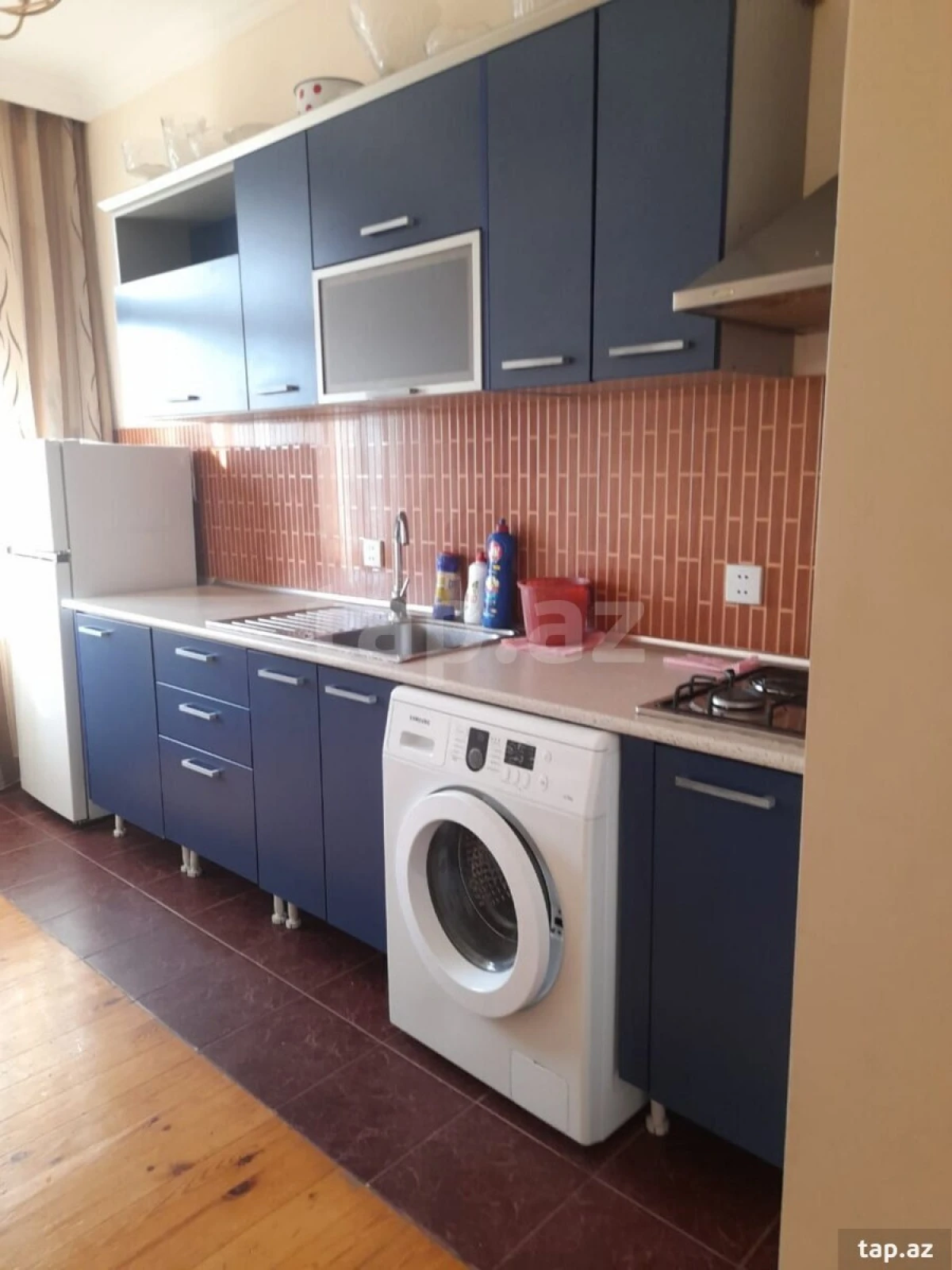 Kirayə verilir 3 otaqlı yeni tikili 150 m²
