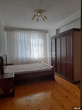 Kirayə verilir 3 otaqlı yeni tikili 150 m²