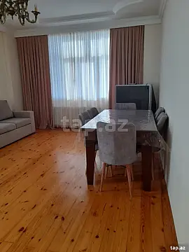 Kirayə verilir 3 otaqlı yeni tikili 150 m²