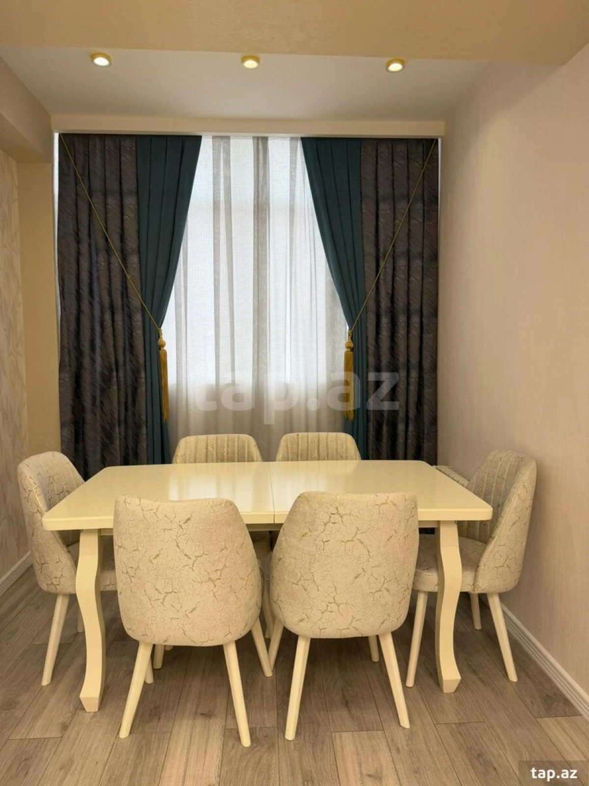 Kirayə verilir 2 otaqlı yeni tikili 78 m²