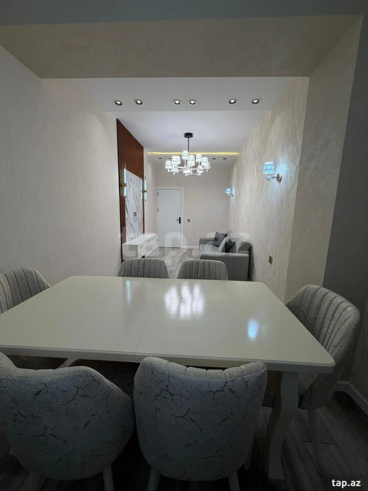 Kirayə verilir 2 otaqlı yeni tikili 78 m²