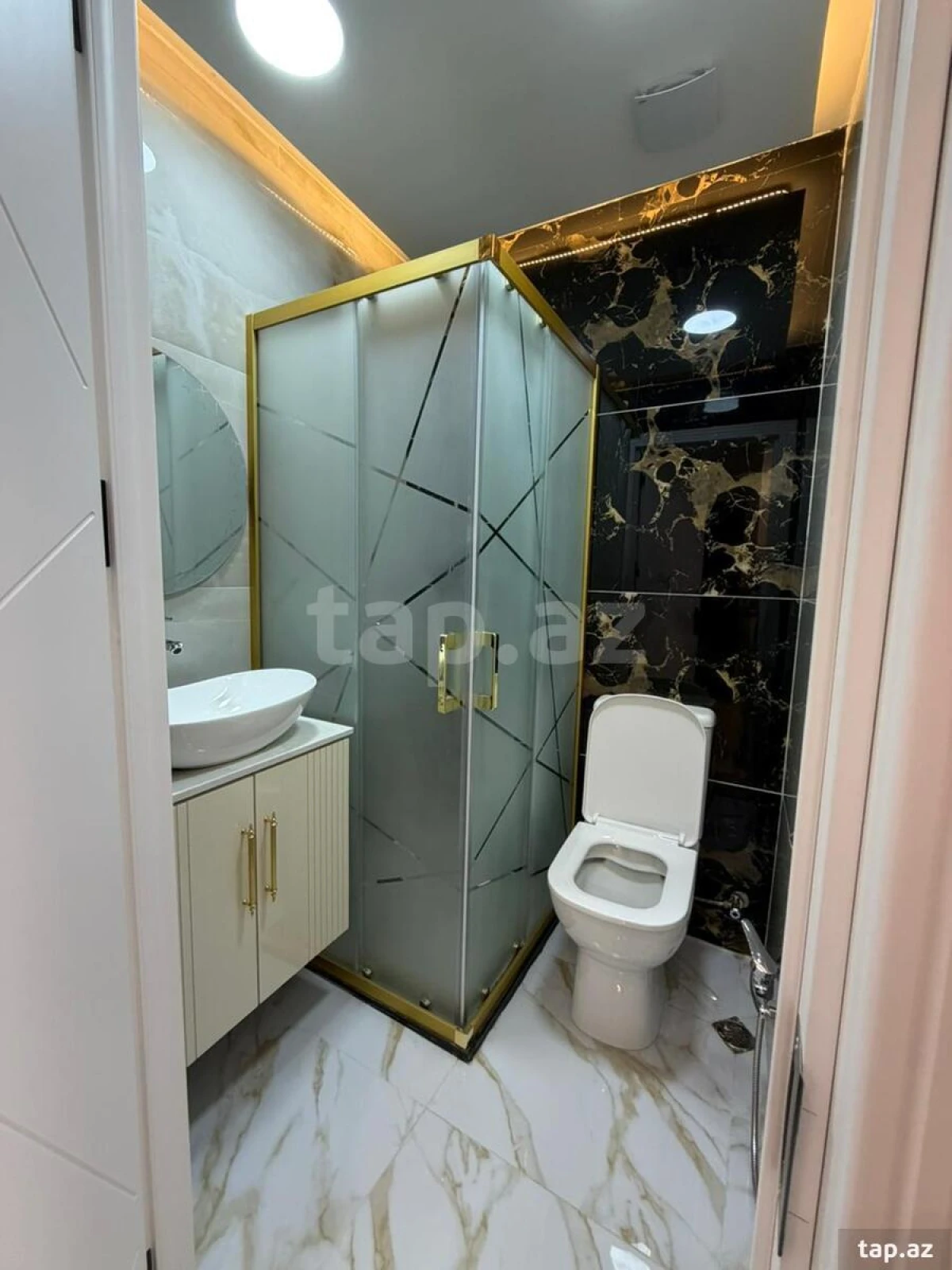 Kirayə verilir 2 otaqlı yeni tikili 78 m²