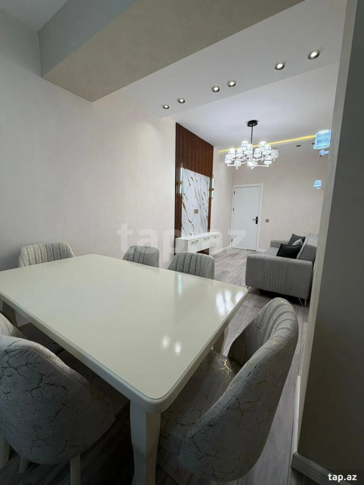 Kirayə verilir 2 otaqlı yeni tikili 78 m²