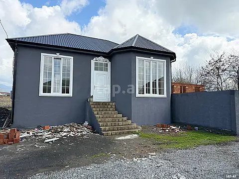 Satılır 4 otaqlı həyət evi 100 m² — Zaqatala 4 otaq 100.00 m²