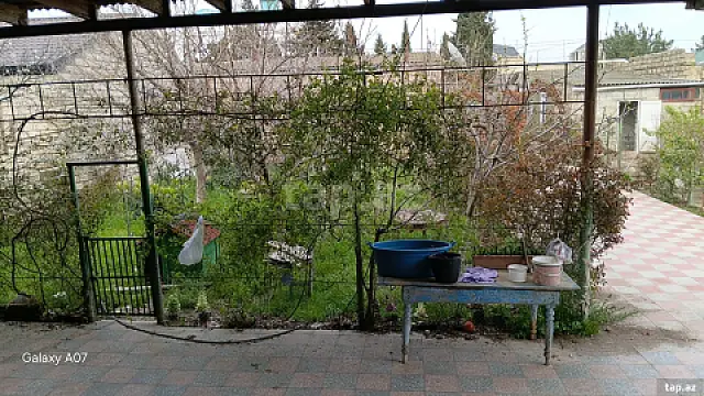 Satılır 10 otaqlı həyət evi 250 m²