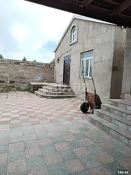 Satılır 10 otaqlı həyət evi 250 m²