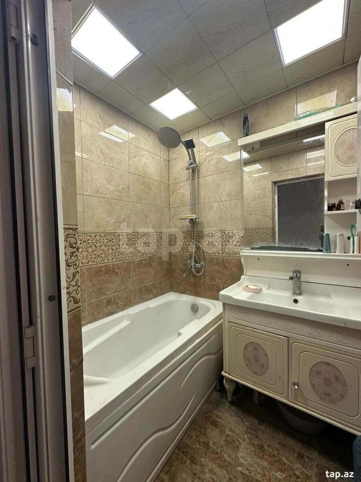 Satılır 2 otaqlı mənzil 90 m²