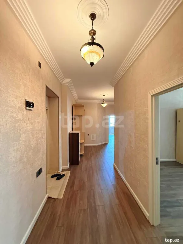 Satılır 3 otaqlı yeni tikili 120 m²