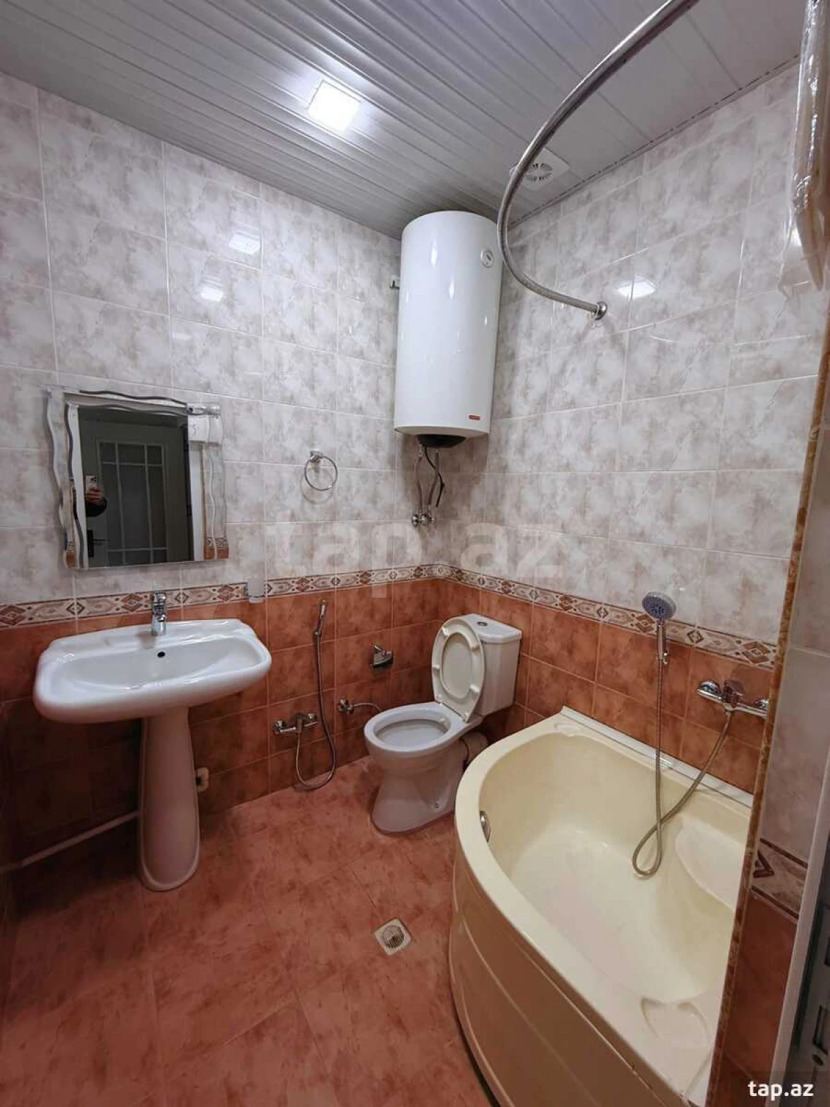 Satılır 3 otaqlı yeni tikili 120 m²