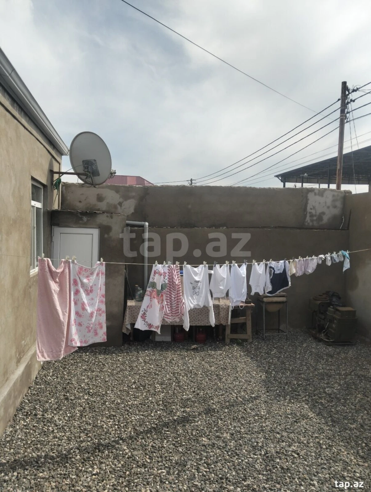 Satılır 4 otaqlı həyət evi 100 m²