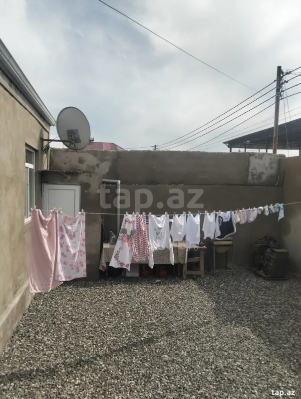 Satılır 4 otaqlı həyət evi 100 m²