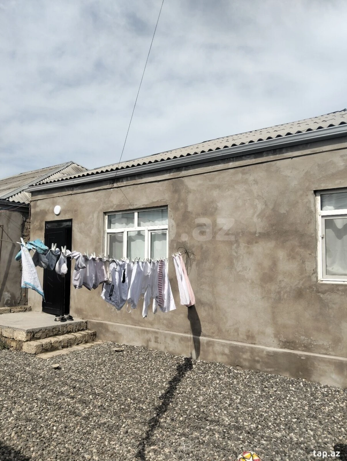 Satılır 4 otaqlı həyət evi 100 m²