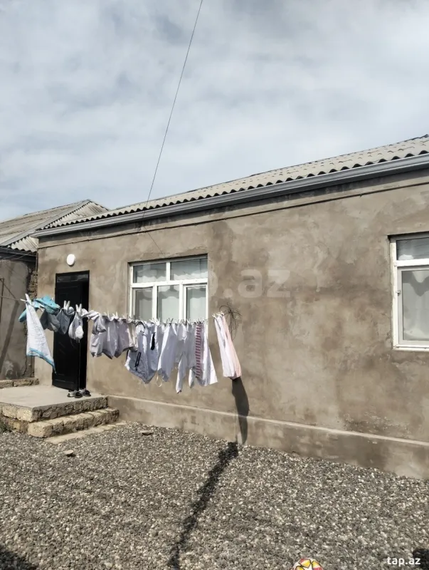 Satılır 4 otaqlı həyət evi 100 m²