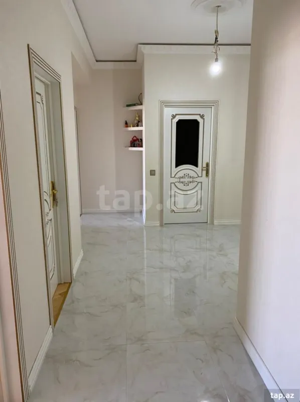 Satılır 3 otaqlı yeni tikili 110 m²