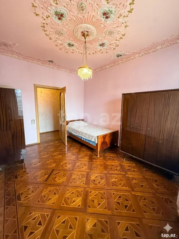 Satılır 5 otaqlı mənzil 110 m²