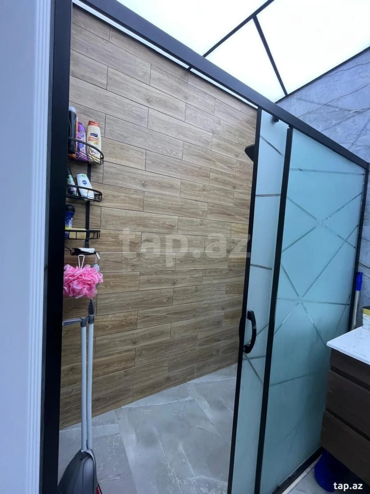 Kirayə verilir 2 otaqlı yeni tikili 67 m²