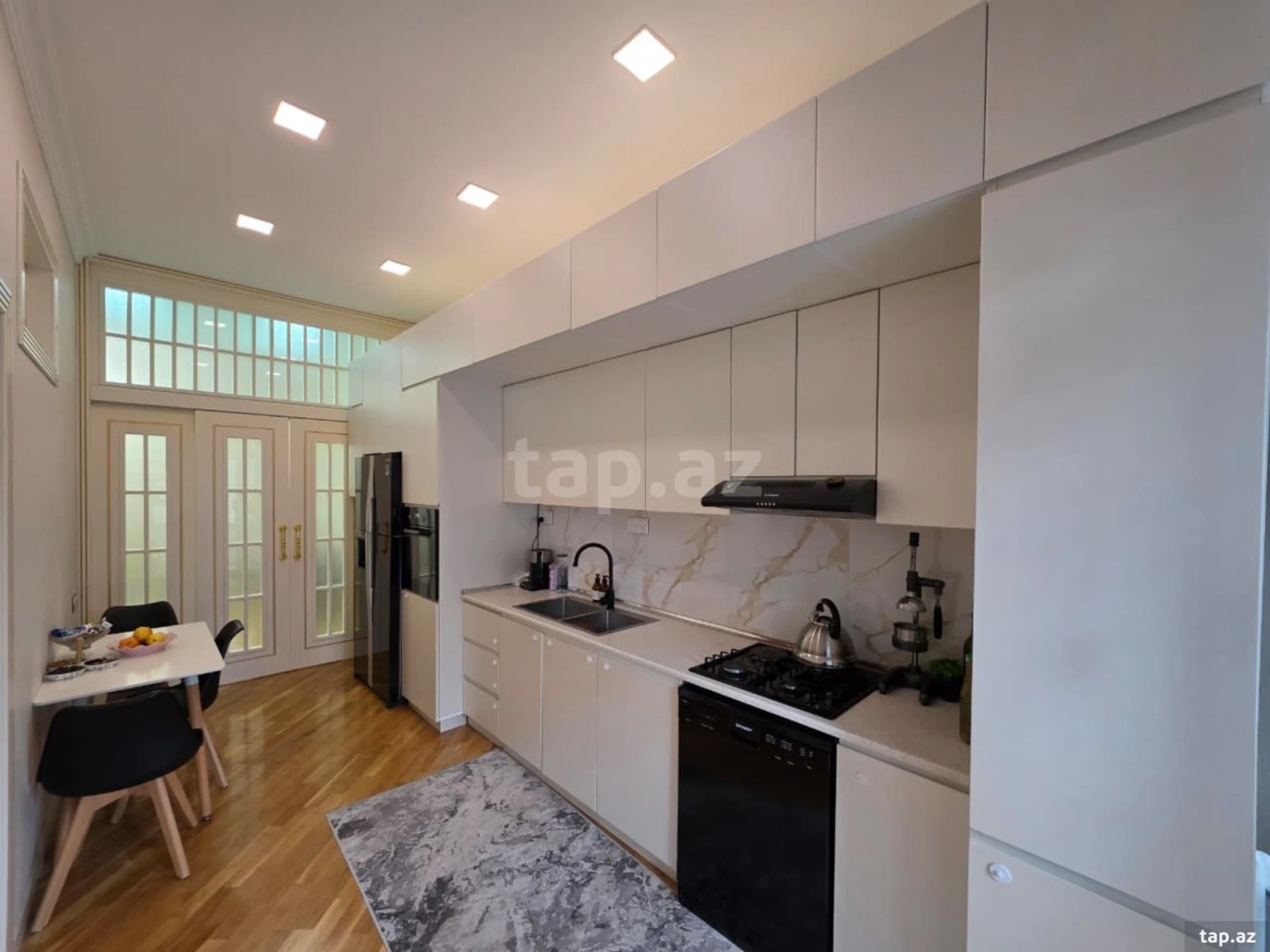 Satılır 3 otaqlı yeni tikili 73 m²