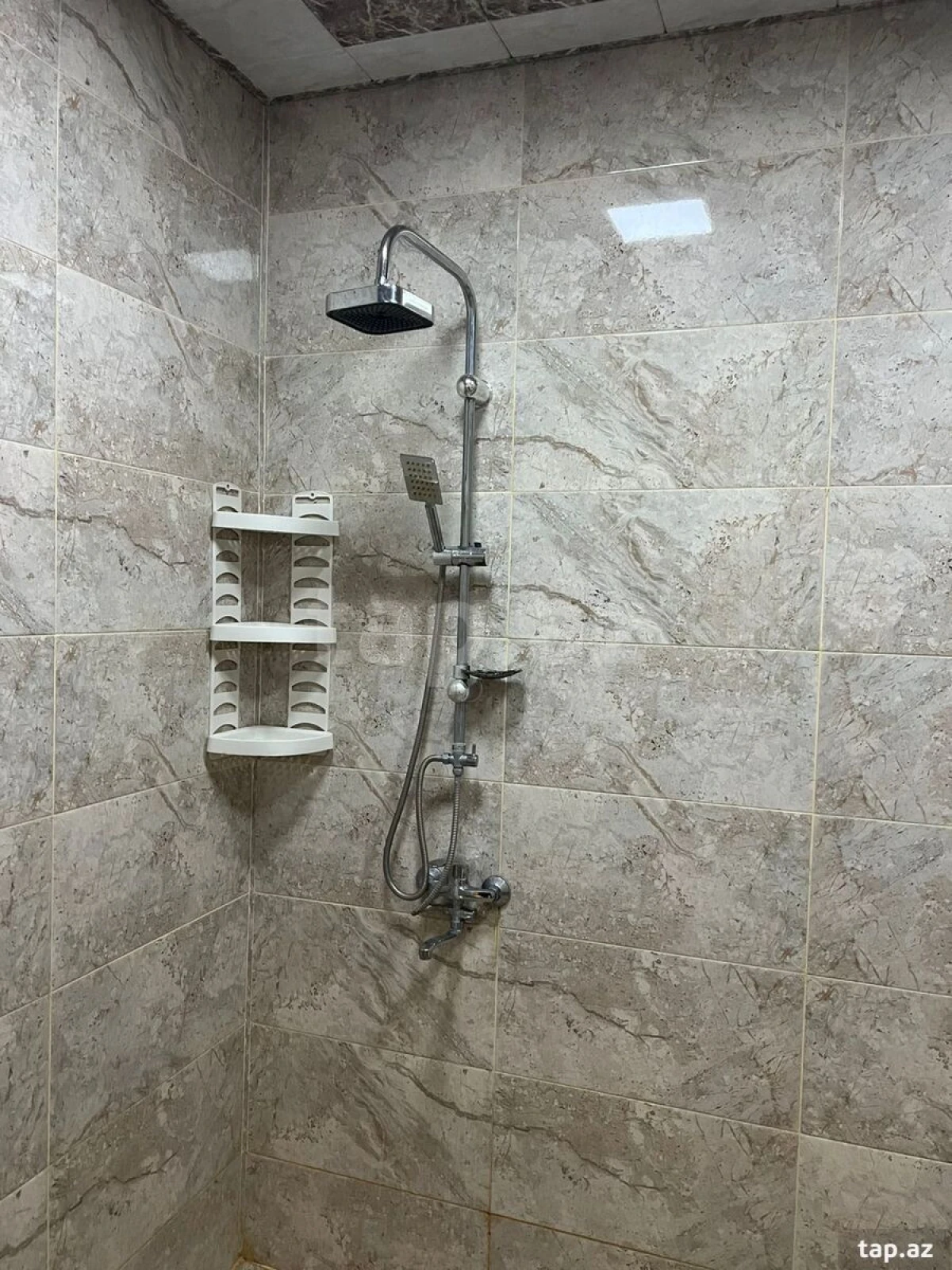 Kirayə verilir 2 otaqlı yeni tikili 70 m²