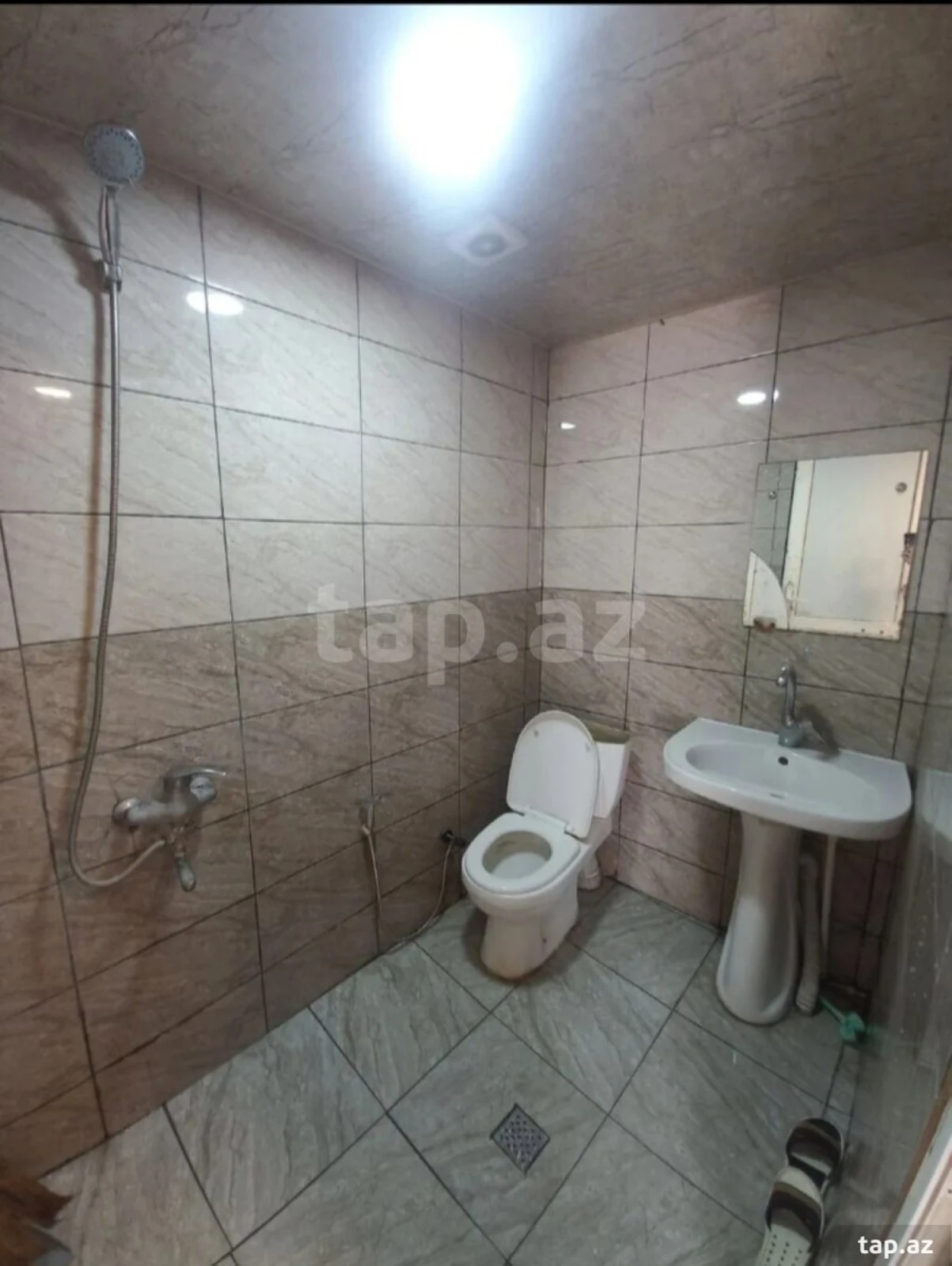 Kirayə verilir 1 otaqlı həyət evi 30 m²