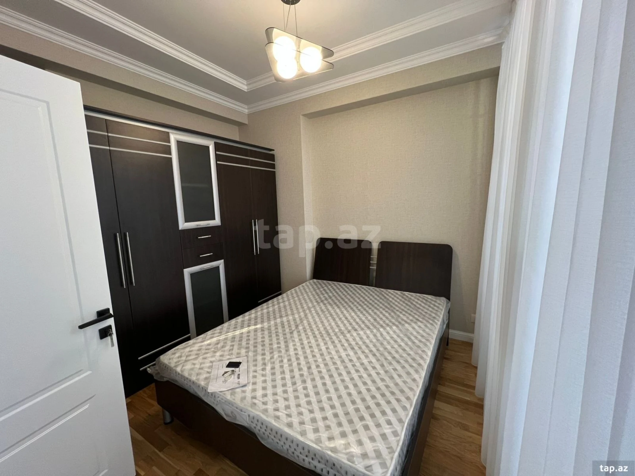 Kirayə verilir 2 otaqlı yeni tikili 75 m²