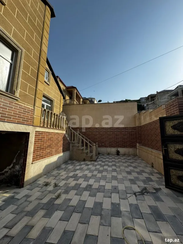 Satılır 4 otaqlı həyət evi 120 m²
