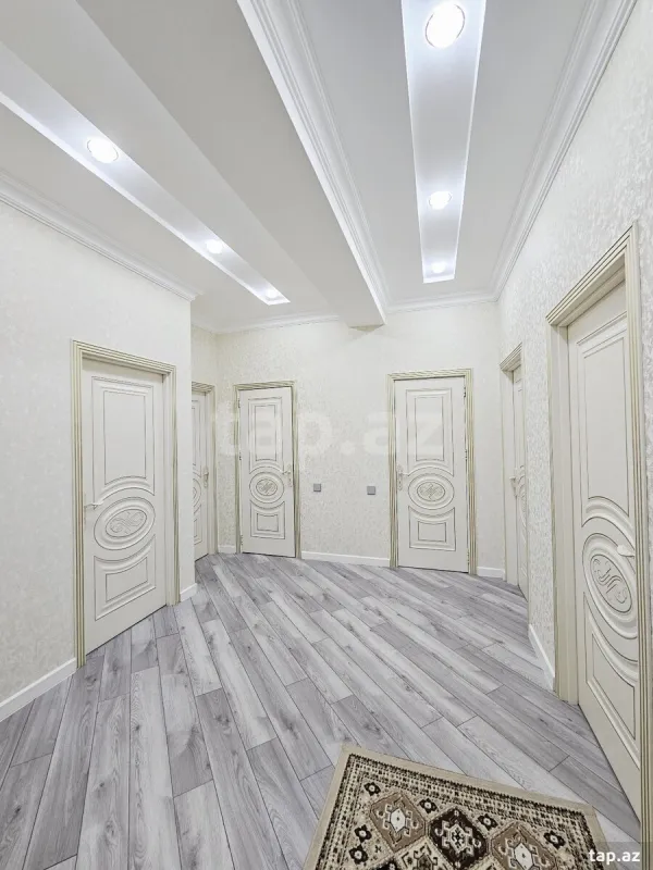 Satılır 4 otaqlı yeni tikili 97 m²